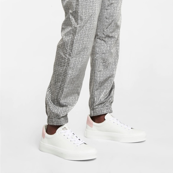 Givenchy
Givenchy City Court Lace-Up Sneakers - Picture 9 of 10